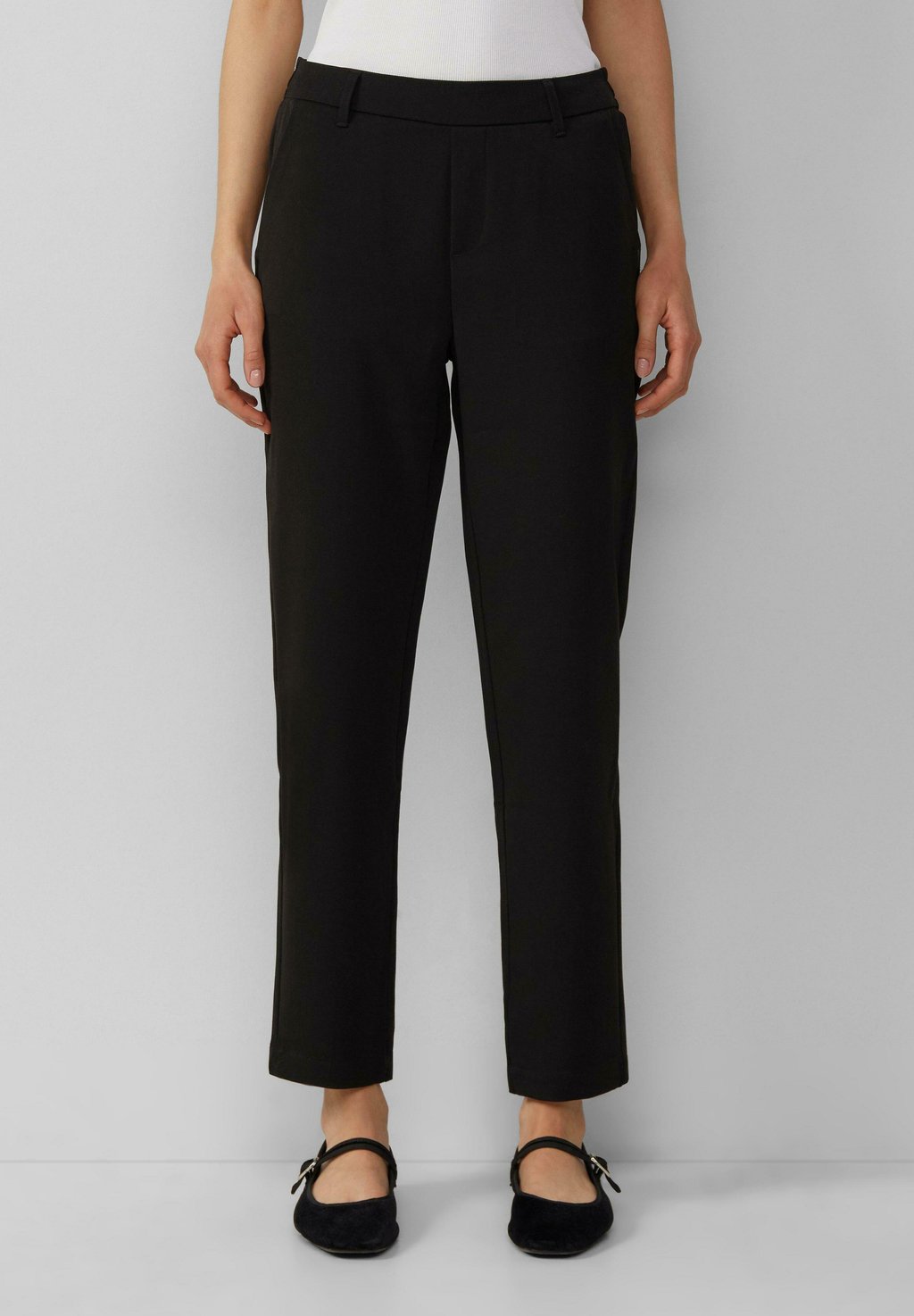 Брюки MIT ELASTISCHEM BUND QS, черный
Брюки MIT ELASTISCHEM BUND QS, черный