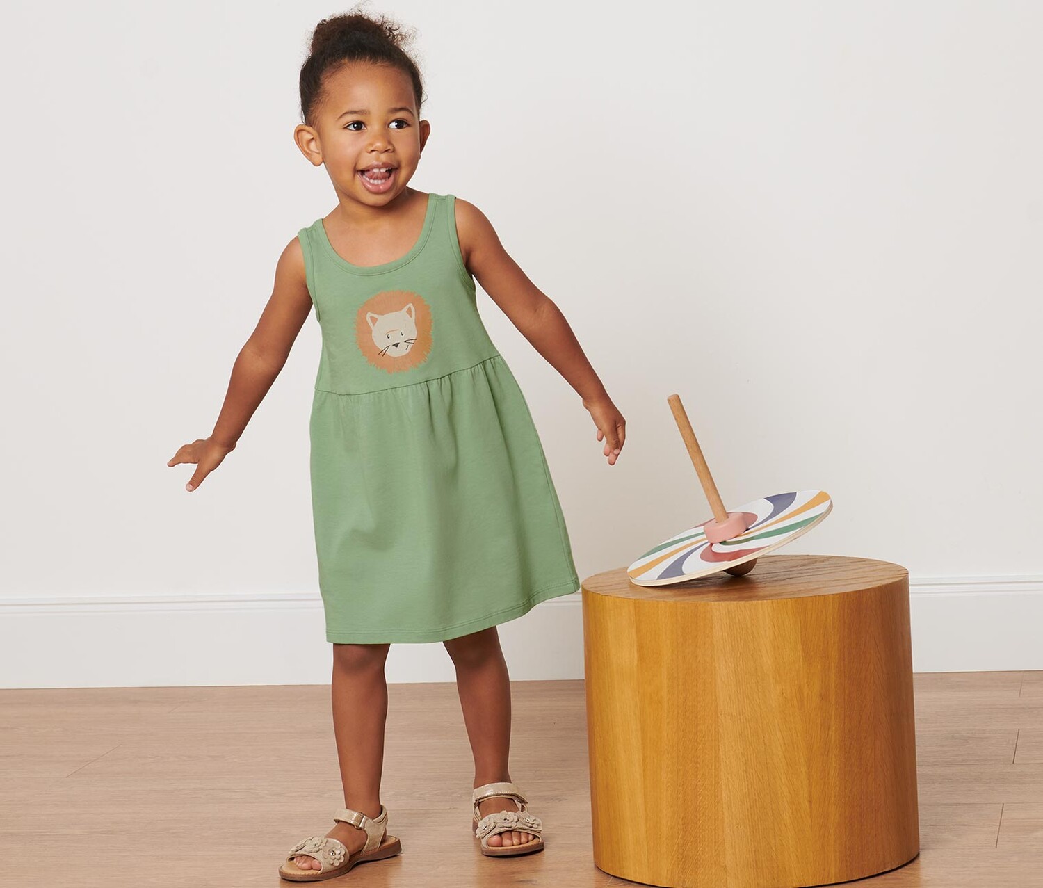 Детское трикотажное платье Tchibo
Детское трикотажное платье Tchibo