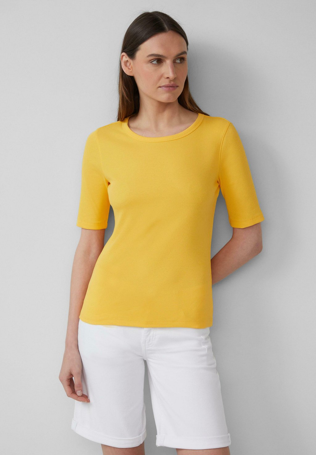 Базовая футболка IM SLIM FIT s.Oliver, желтый 
Базовая футболка IM SLIM FIT s.Oliver, желтый