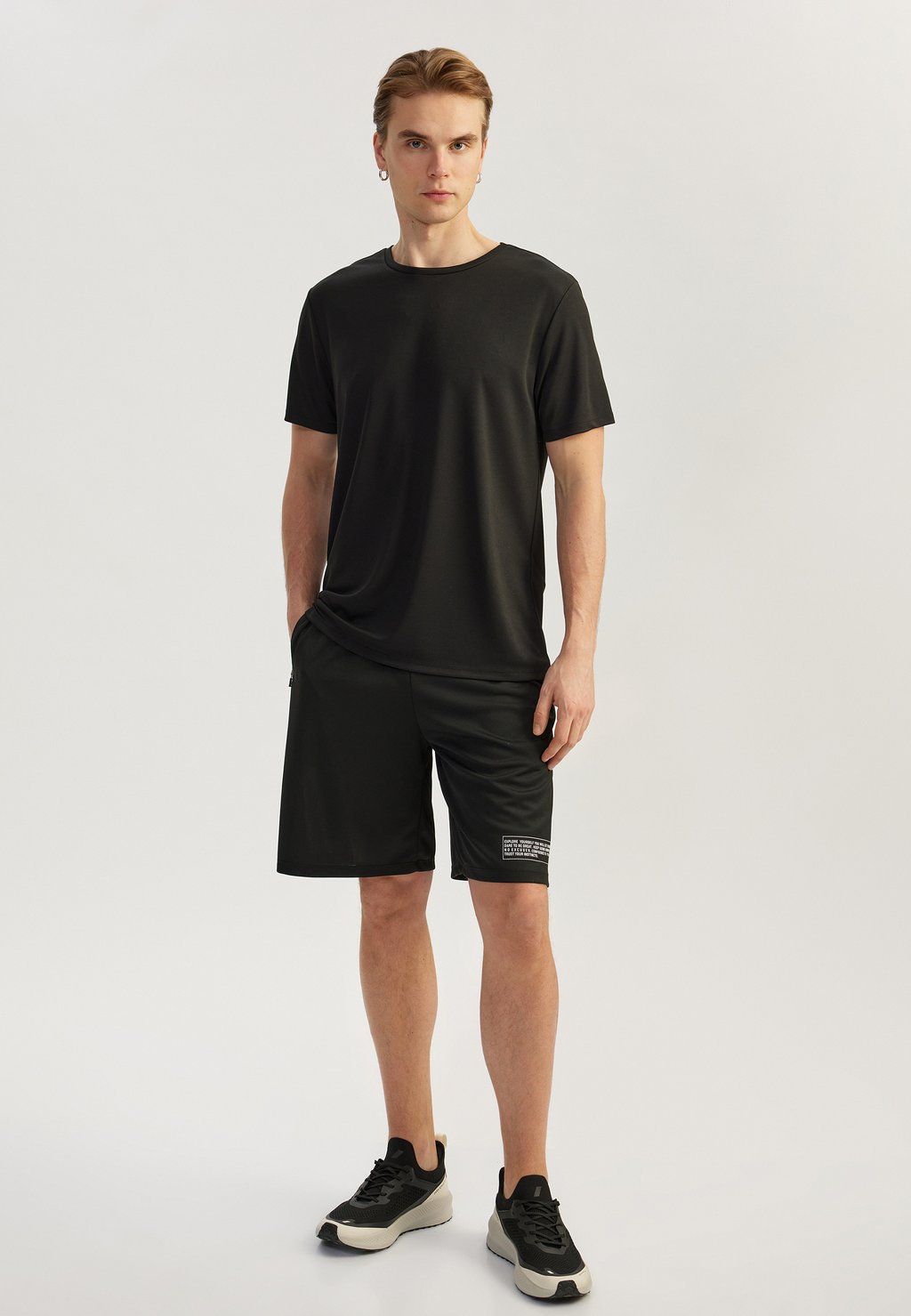 Футболка с принтом Koton, черный
Футболка с принтом Koton, черный