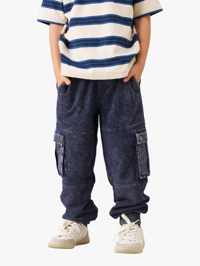 Детские карго-джоггеры с цельнокроеными деталями Angel & Rocket, Navy
Детские карго-джоггеры с цельнокроеными деталями Angel & Rocket, Navy