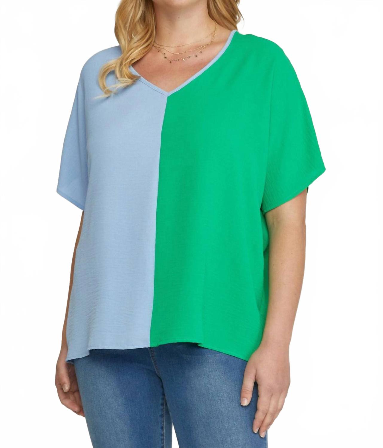 Цветной V-образный топ в зеленом и синем Entro
Цветной V-образный топ в зеленом и синем Entro