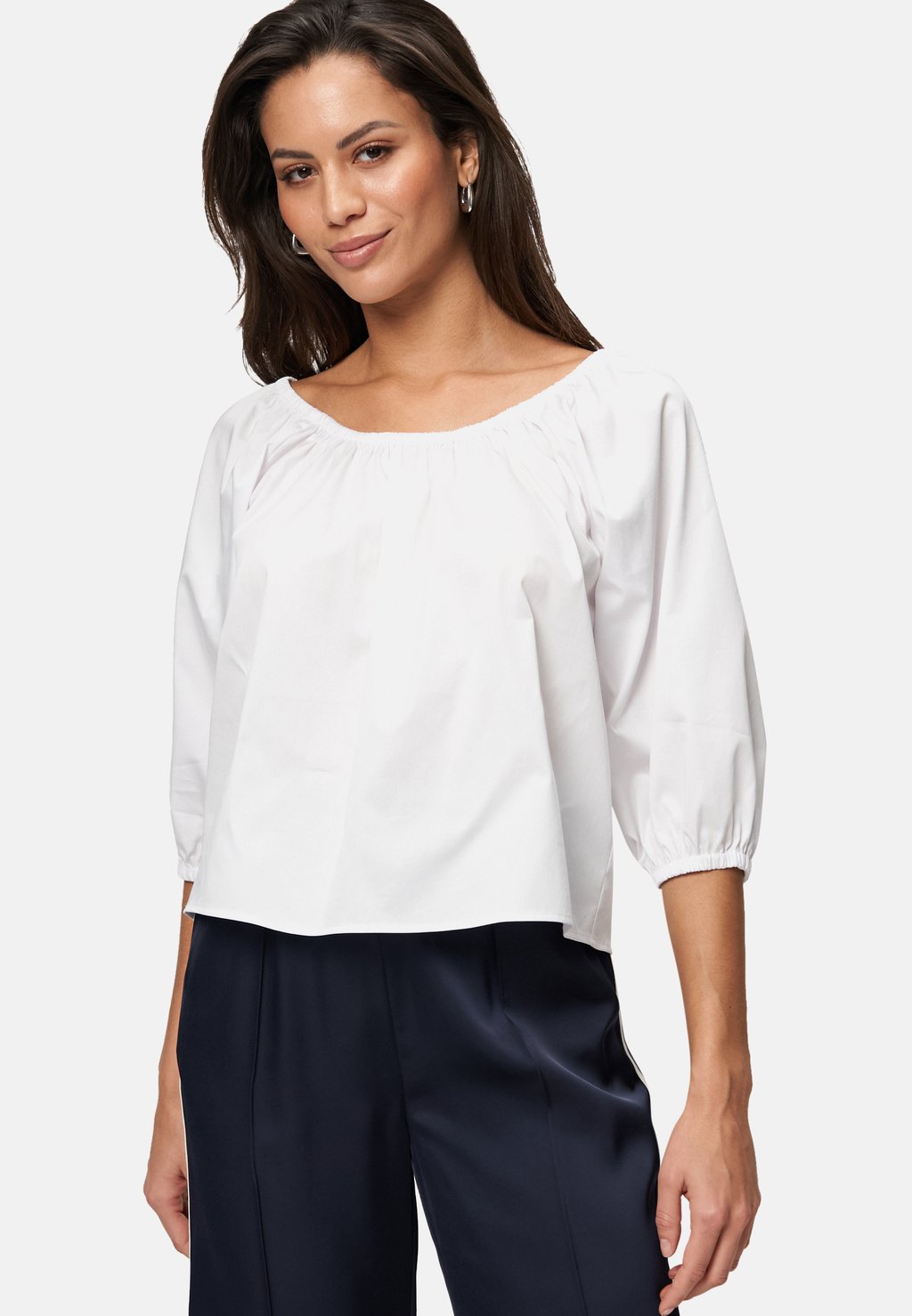 Блуза MIT TIEFEM RUNDHALSAUSSCHNITT zero, белый
Блуза MIT TIEFEM RUNDHALSAUSSCHNITT zero, белый