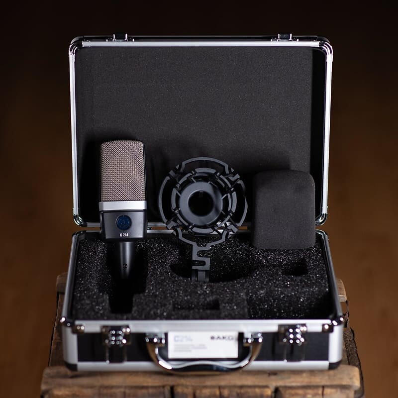 Микрофон AKG C214 Large Diaphragm Cardioid Condenser Microphone
Микрофон AKG C214 Large Diaphragm Cardioid Condenser Microphone