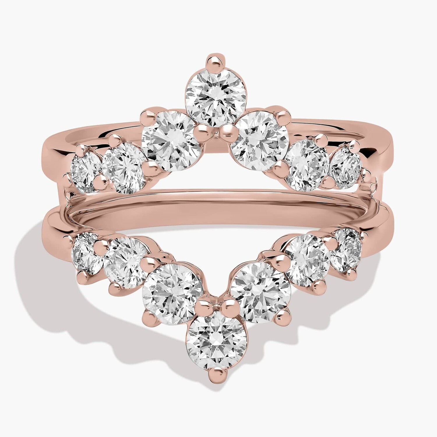 Кольцо с бриллиантовой вставкой в форме заостренной короны из 18-каратного розового золота (1 1/2 карата). Blue Nile
Кольцо с бриллиантовой вставкой в форме заостренной короны из 18-каратного розового золота (1 1/2 карата). Blue Nile