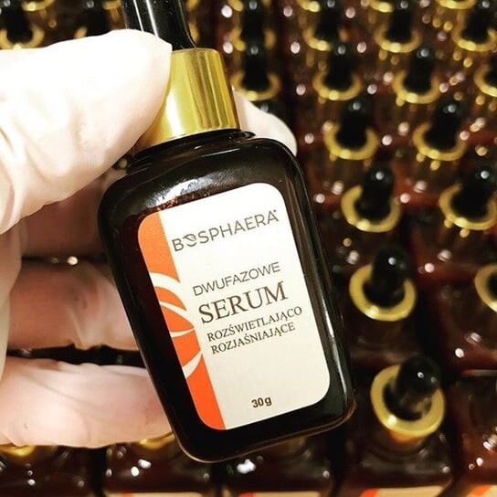 Двухфазная осветляющая и осветляющая сыворотка, 30 г Bosphaera
Двухфазная осветляющая и осветляющая сыворотка, 30 г Bosphaera