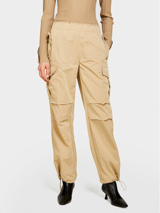 Тканевые брюки свободного кроя Sisley, бежевый
Тканевые брюки свободного кроя Sisley, бежевый