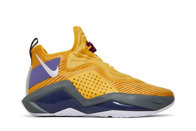 Кроссовки LeBron Soldier 14 'Lakers', разноцветный
Кроссовки LeBron Soldier 14 'Lakers', разноцветный