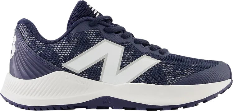 Кроссовки FuelCell Trainer v7 TF Big Kid Wide 'Team Navy Optic White', синий
Кроссовки FuelCell Trainer v7 TF Big Kid Wide 'Team Navy Optic White', синий