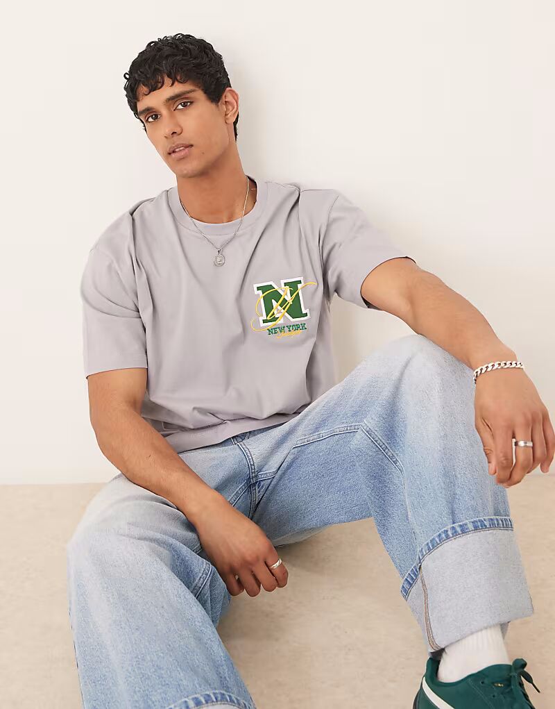 Футболка свободного кроя ASOS DESIGN с вышивкой на груди серого цвета
Футболка свободного кроя ASOS DESIGN с вышивкой на груди серого цвета