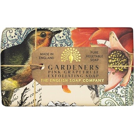 The English Soap Company Юбилейное обернутое мыло-кусок отшелушивающее мыло с маслом ши 190 г Gardeners с ароматом розового грейпфрута
The English Soap Company Юбилейное обернутое мыло-кусок отшелушивающее мыло с маслом ши 190 г Gardeners с ароматом розового грейпфрута