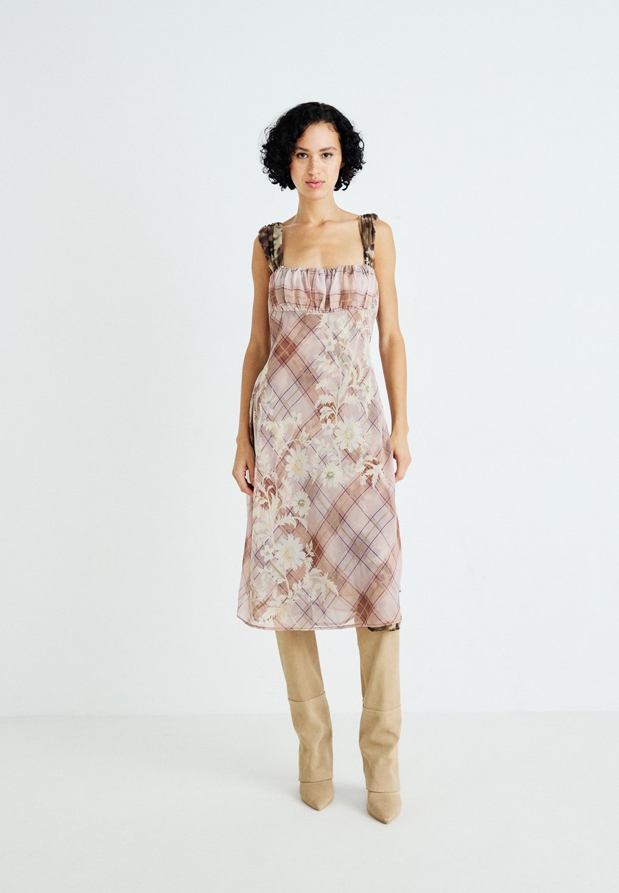 Платье Free People MORNING DEW MIDI, Autumn Combo/Multi-Coloured
Платье Free People MORNING DEW MIDI, Autumn Combo/Multi-Coloured