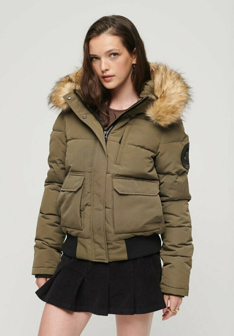 Куртка Superdry ЭВЕРЕСТ ПУФФЕР, цвет military olive, Хаки, Куртка Superdry ЭВЕРЕСТ ПУФФЕР, цвет military olive 
Куртка Superdry ЭВЕРЕСТ ПУФФЕР, цвет military olive, Хаки, Куртка Superdry ЭВЕРЕСТ ПУФФЕР, цвет military olive
