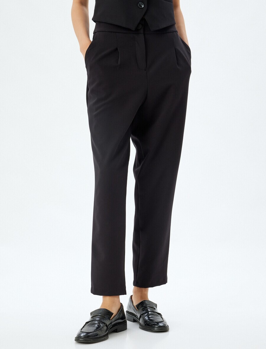 Брюки со складками спереди Koton Regular Pleat-Front Pants, черный
Брюки со складками спереди Koton Regular Pleat-Front Pants, черный