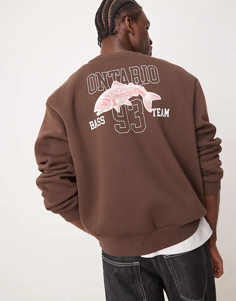 Толстовка свободного кроя ASOS DESIGN коричневого цвета с принтом на спине 
Толстовка свободного кроя ASOS DESIGN коричневого цвета с принтом на спине