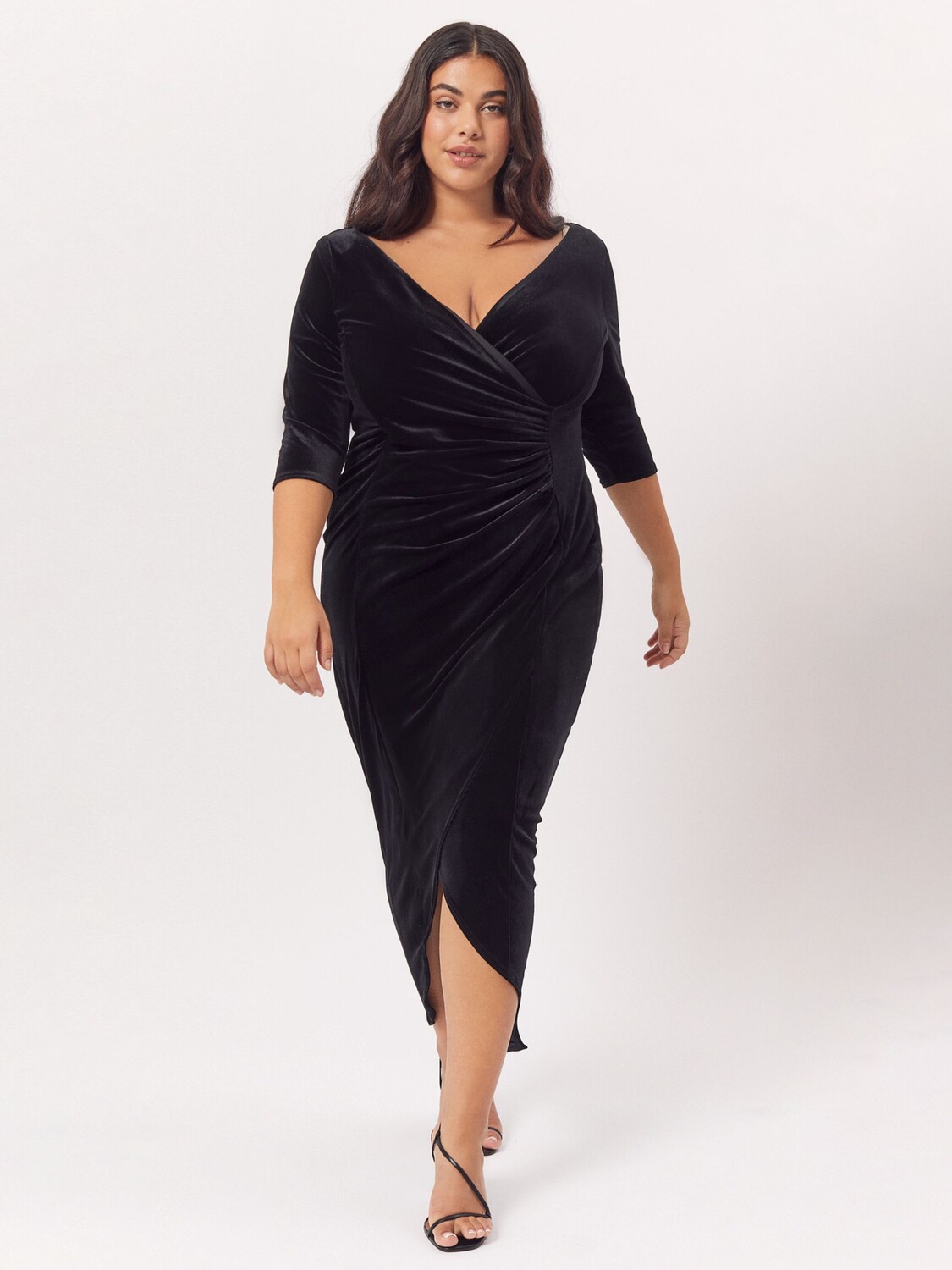 Бархатное облегающее платье Scarlett & Jo, черный
Бархатное облегающее платье Scarlett & Jo, черный