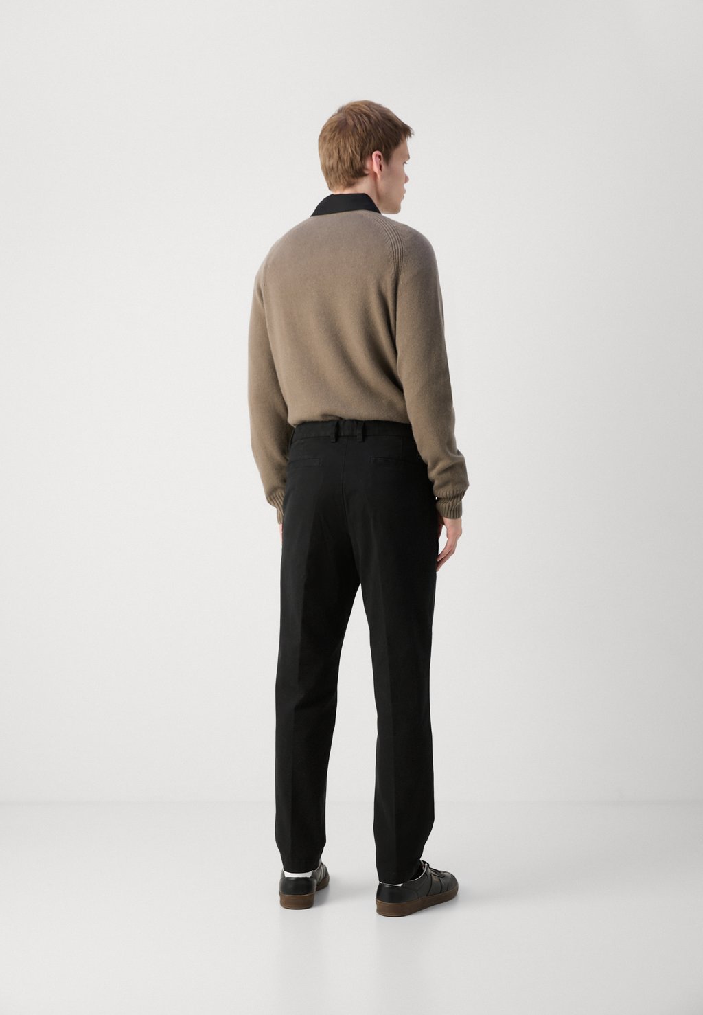 Чиносы KANE BOSS, черный
Чиносы KANE BOSS, черный