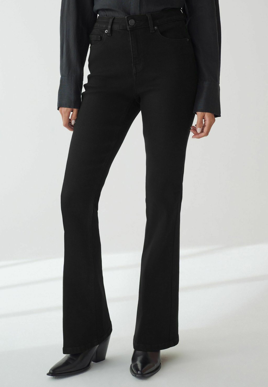 Джинсы Bootcut HOURGLASS SUPER SOFT Next, черный
Джинсы Bootcut HOURGLASS SUPER SOFT Next, черный