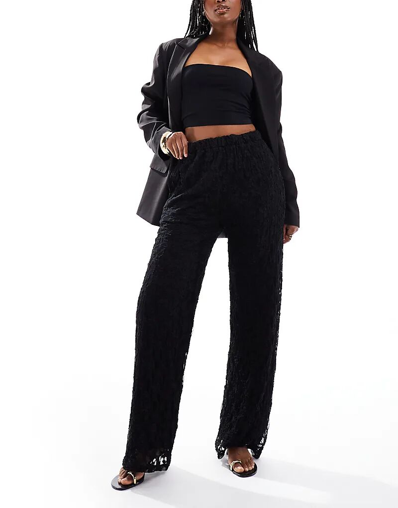 Широкие кружевные брюки Thredbare черного цвета
Широкие кружевные брюки Thredbare черного цвета