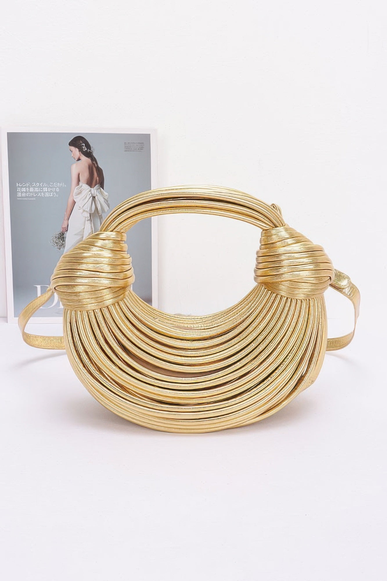 Женская сумка-хобо из искусственной кожи с веревочными ручками FASHNZFAB, золотой
Женская сумка-хобо из искусственной кожи с веревочными ручками FASHNZFAB, золотой