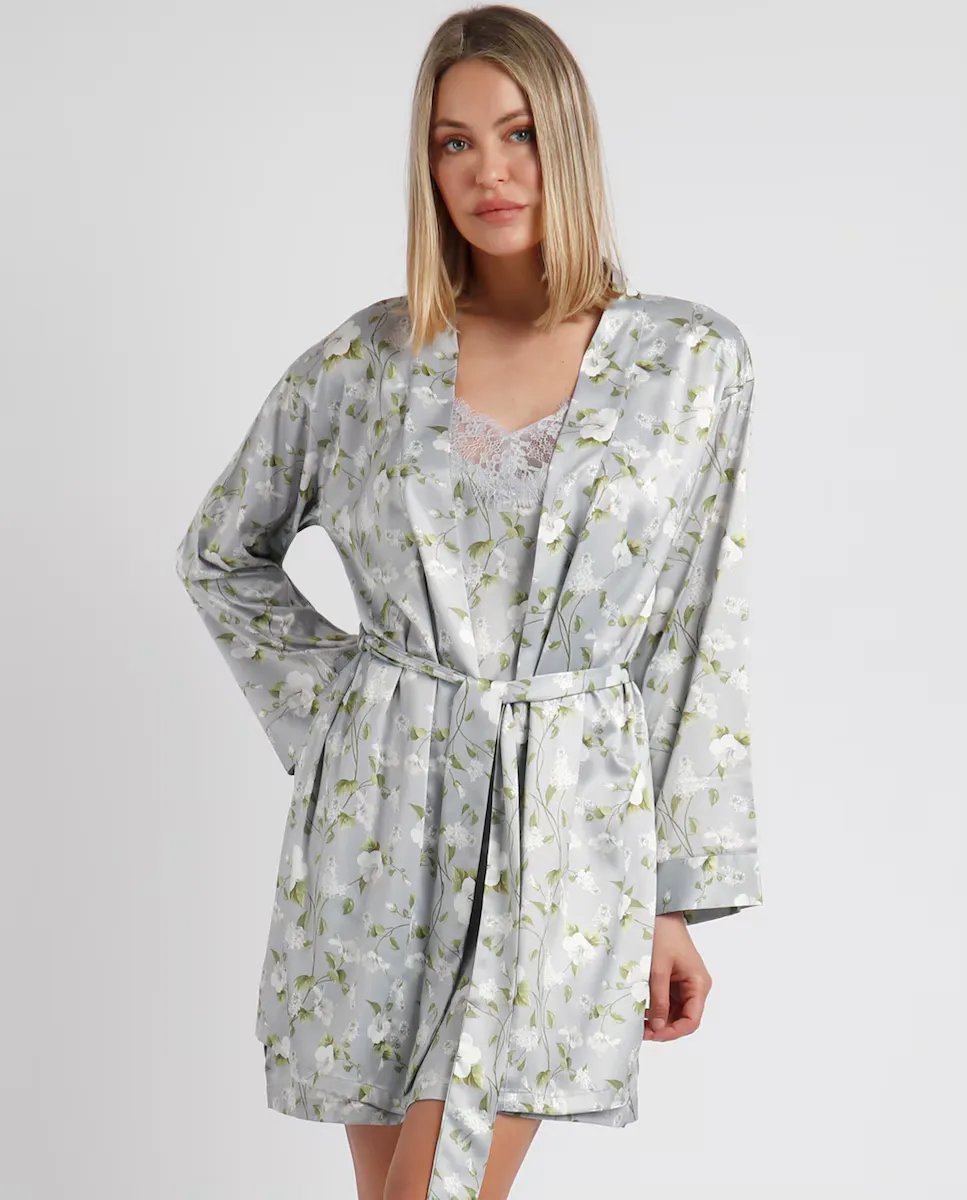 Женский атласный халат с цветочным принтом Admas, светло-серый
Женский атласный халат с цветочным принтом Admas, светло-серый