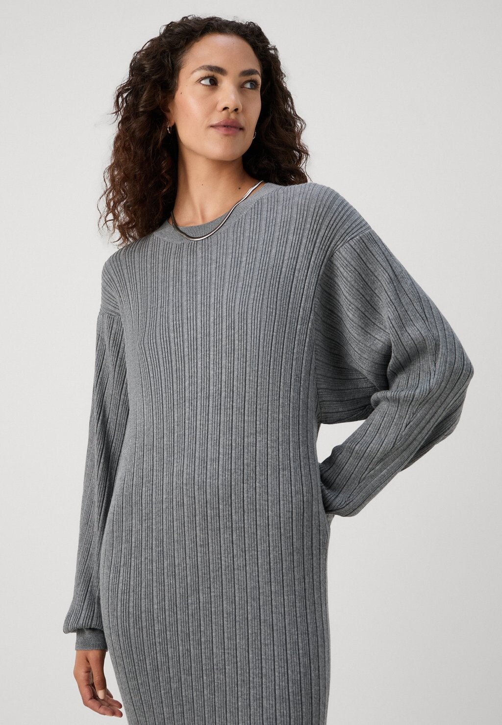 Платье макси VMIVY O NECK ANKLE DRESS Vero Moda Tall, цвет Mottled Grey 
Платье макси VMIVY O NECK ANKLE DRESS Vero Moda Tall, цвет Mottled Grey