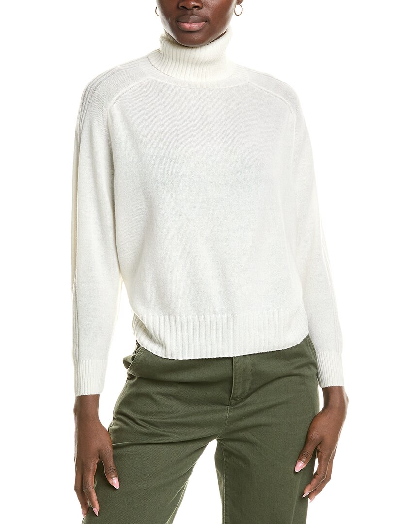 Джемпер Brodie Cashmere Wool & Cashmere-Blend с воротником-стойкой и резинкой по верху рукава, белый
Джемпер Brodie Cashmere Wool & Cashmere-Blend с воротником-стойкой и резинкой по верху рукава, белый