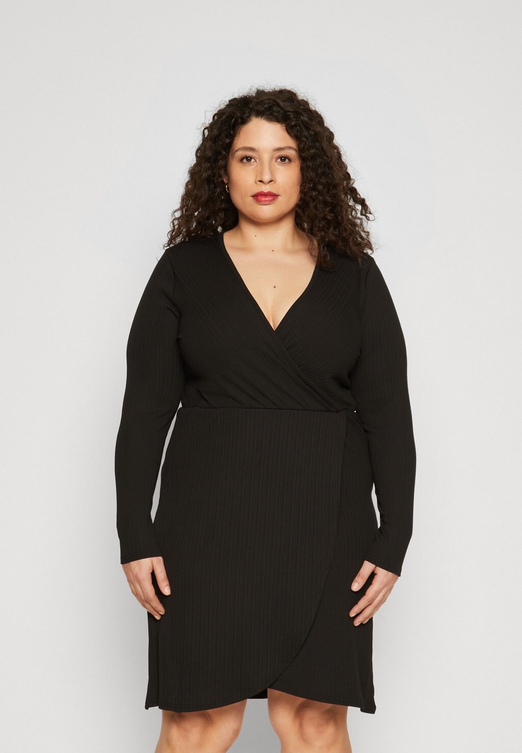 Платье из джерси VMCBELLA SHORT DRESS Vero Moda Curve, черный
Платье из джерси VMCBELLA SHORT DRESS Vero Moda Curve, черный
