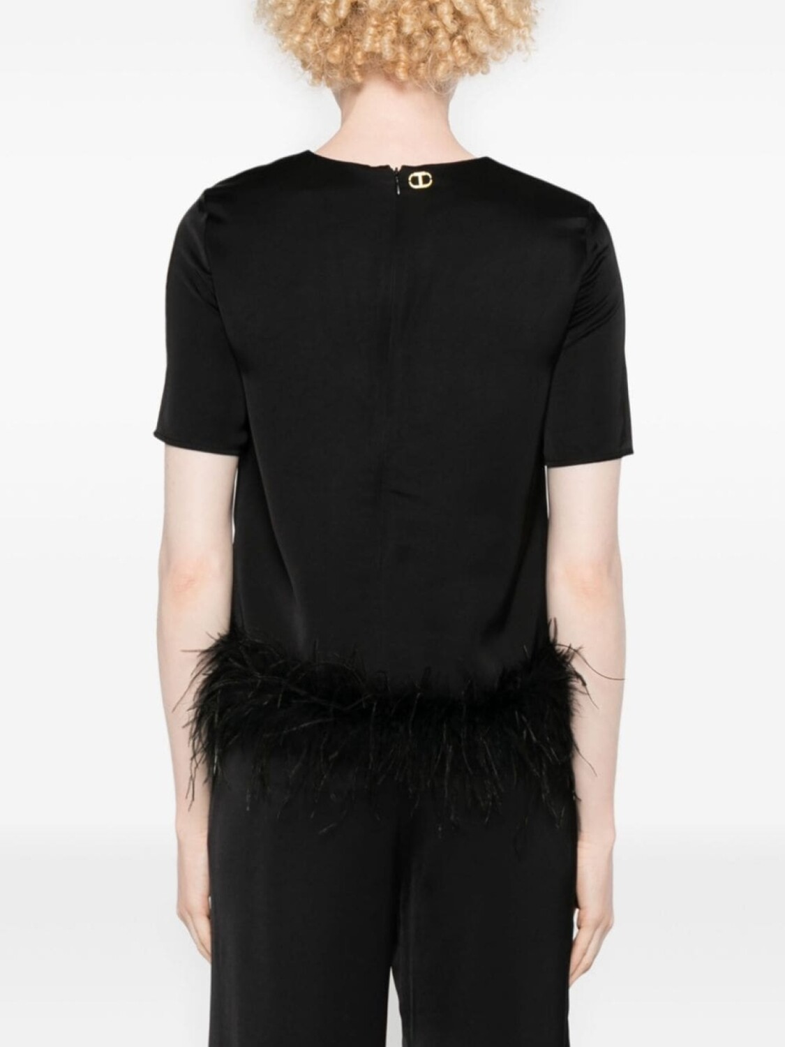 TWINSET атласная блузка с перьями, черный
TWINSET атласная блузка с перьями, черный