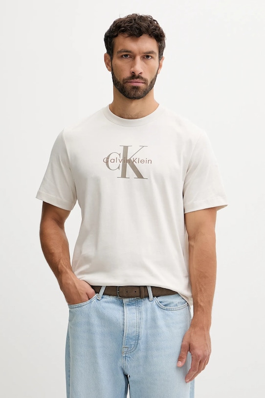 Футболка Calvin Klein Jeans, бежевый
Футболка Calvin Klein Jeans, бежевый