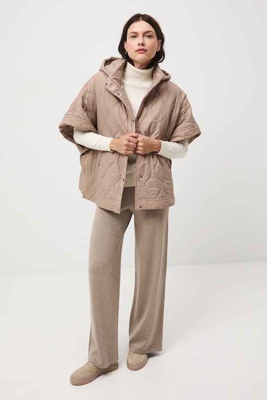 Пончо Medicine, бежевый
Пончо Medicine, бежевый