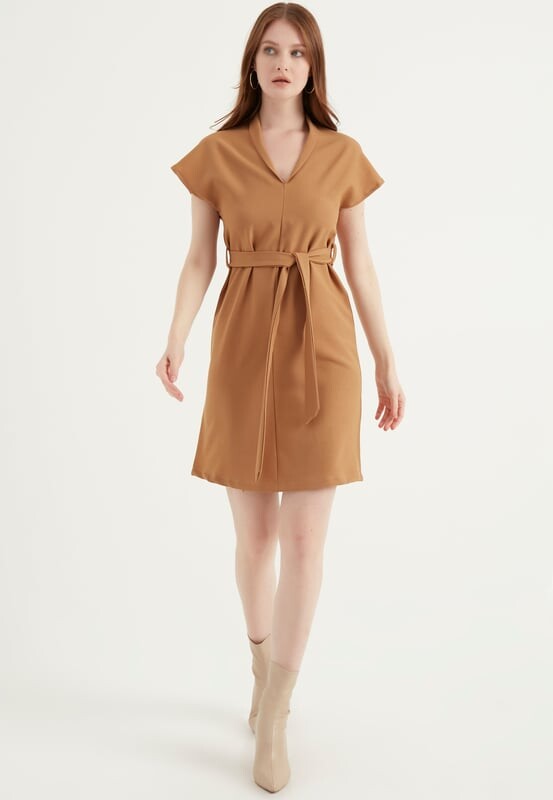 Мини-Платье с поясом Herita, коричневый
Мини-Платье с поясом Herita, коричневый