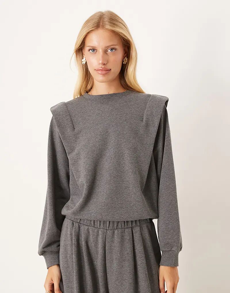 Толстовка ASOS DESIGN с плиссированными плечами темно-серого цвета
Толстовка ASOS DESIGN с плиссированными плечами темно-серого цвета