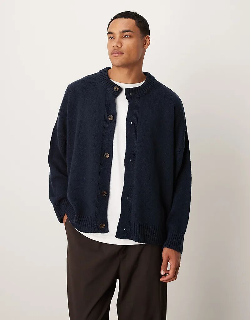 Свободный трикотажный кардиган ASOS DESIGN с круглым вырезом, очень свободного кроя, темно-синего цвета 
Свободный трикотажный кардиган ASOS DESIGN с круглым вырезом, очень свободного кроя, темно-синего цвета