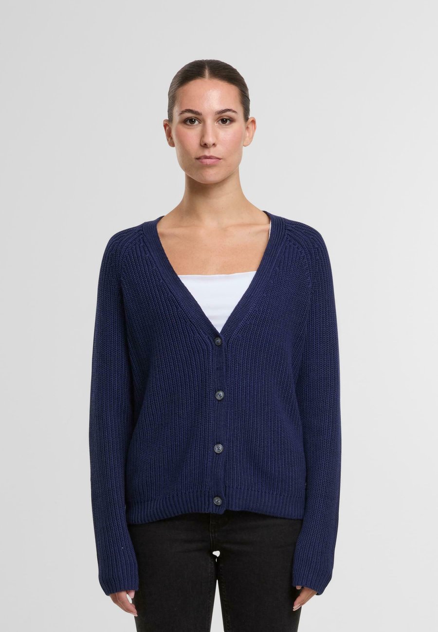 Кардиган Fynch-Hatton Cardigan, Aura Blue/Dark Blue
Кардиган Fynch-Hatton Cardigan, Aura Blue/Dark Blue