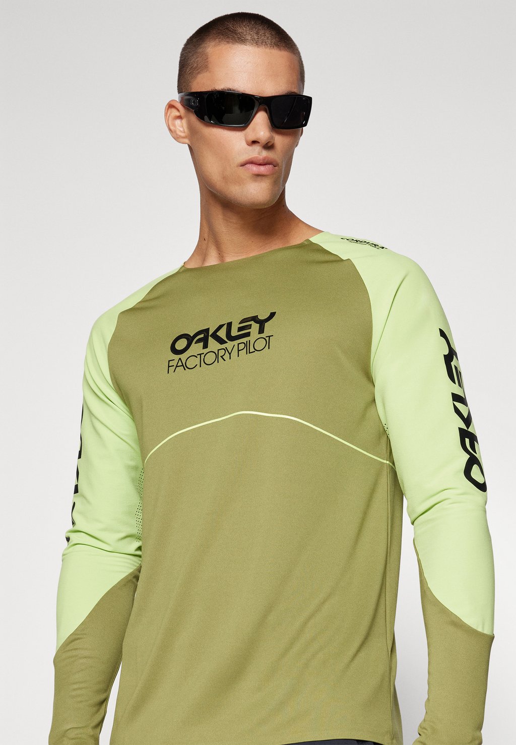 Топ с длинными рукавами MAVEN SCRUB Oakley, зеленый 
Топ с длинными рукавами MAVEN SCRUB Oakley, зеленый