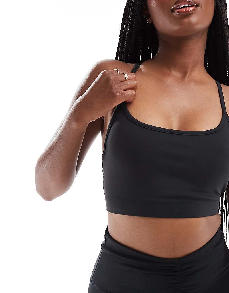 ASOS 4505 — Studio — Черный мягкий спортивный бюстгальтер для тренировок средней интенсивности
ASOS 4505 — Studio — Черный мягкий спортивный бюстгальтер для тренировок средней интенсивности