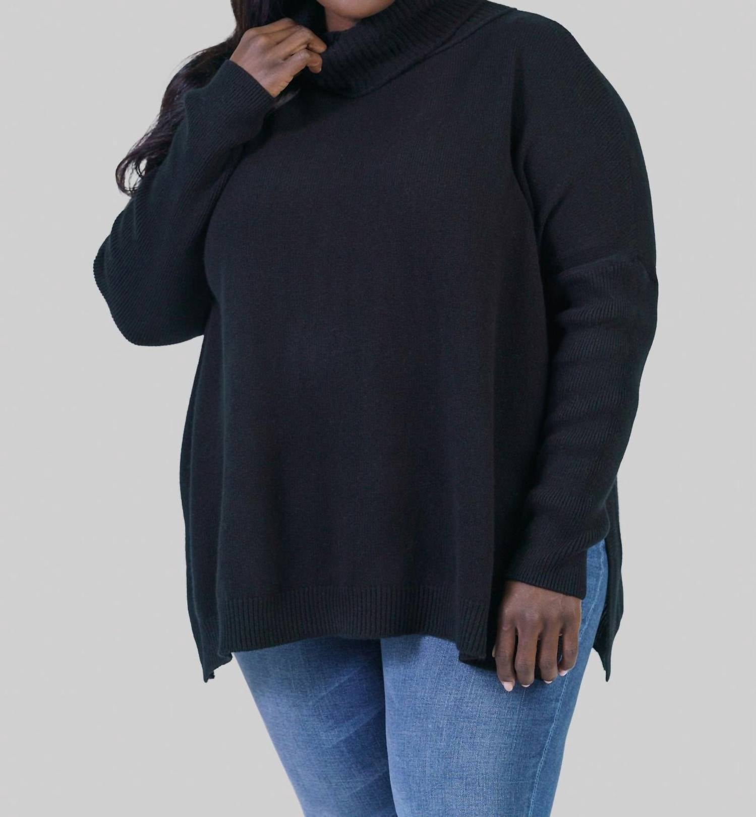 Свободный водолазный свитер Clara черного цвета MAISON MONTAGUT
Свободный водолазный свитер Clara черного цвета MAISON MONTAGUT