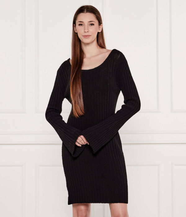 Платье Лукас Pinko, черный
Платье Лукас Pinko, черный