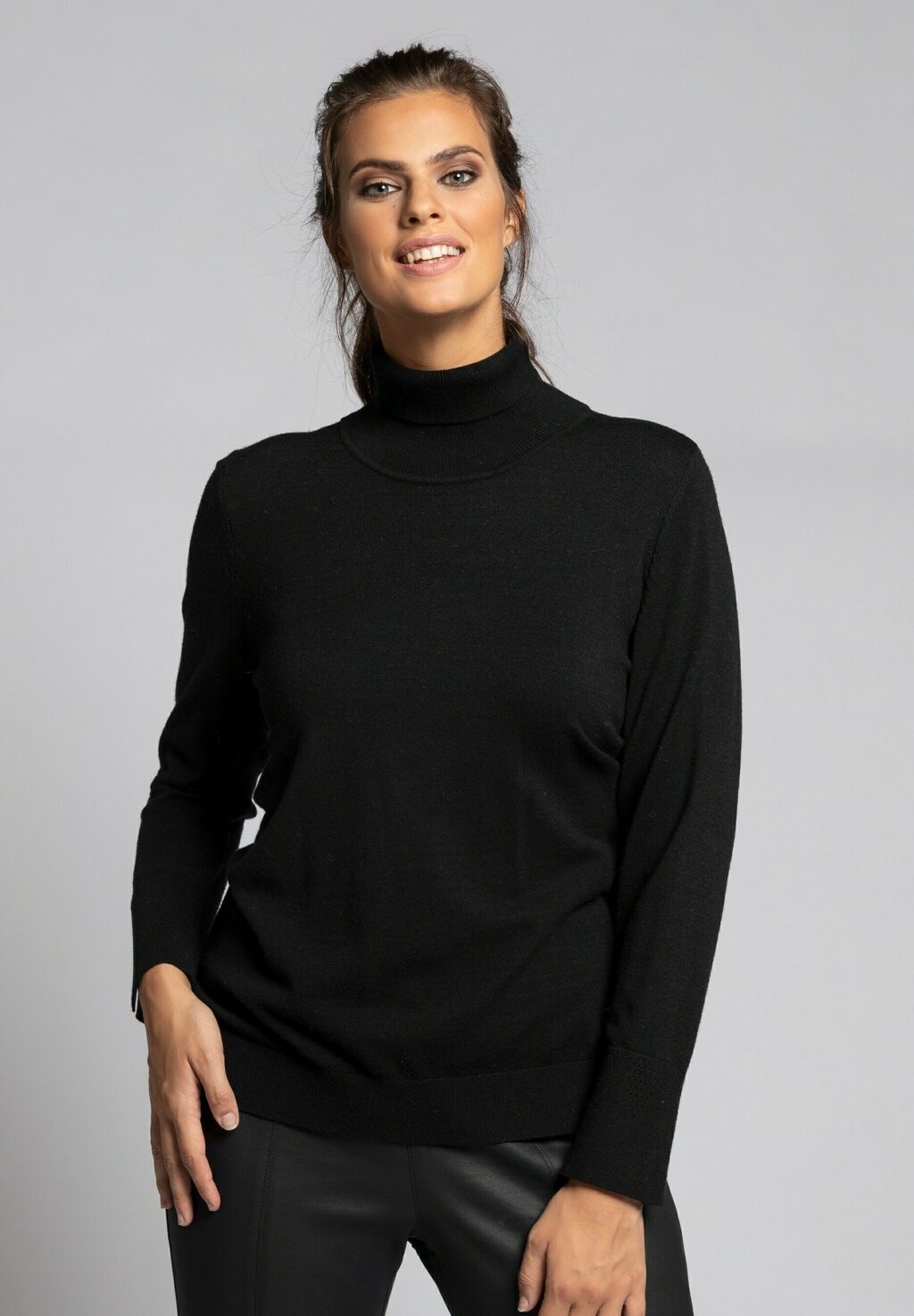 Джемпер Ulla Popken, черный
Джемпер Ulla Popken, черный