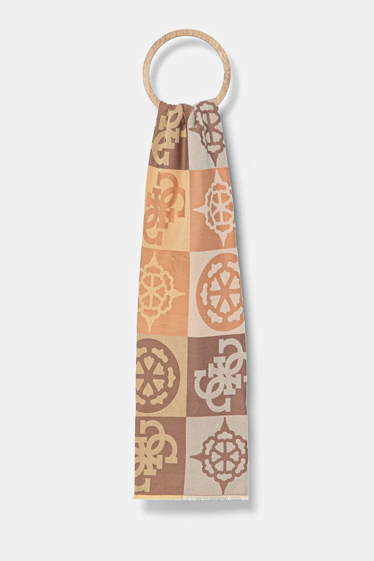 Шарф Guess, бежевый
Шарф Guess, бежевый