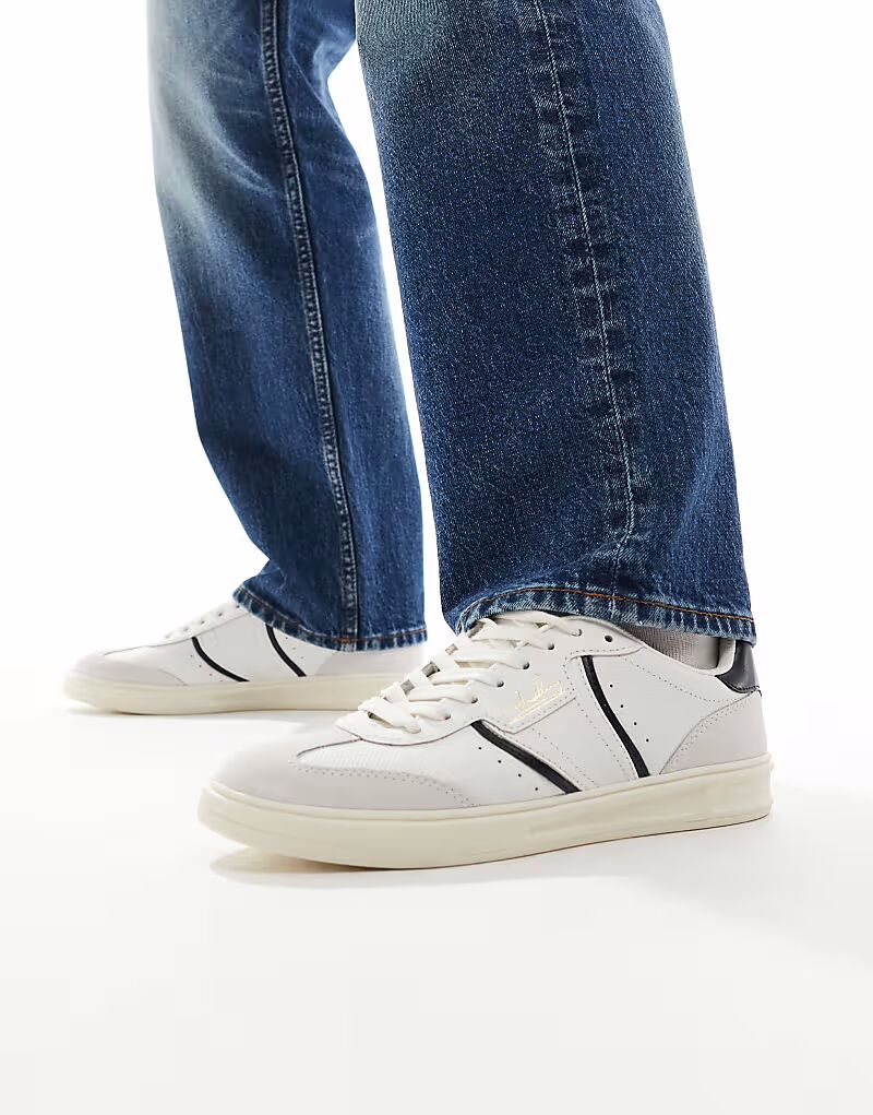 Кроссовки из кожи и замши белого цвета Fred Perry
Кроссовки из кожи и замши белого цвета Fred Perry