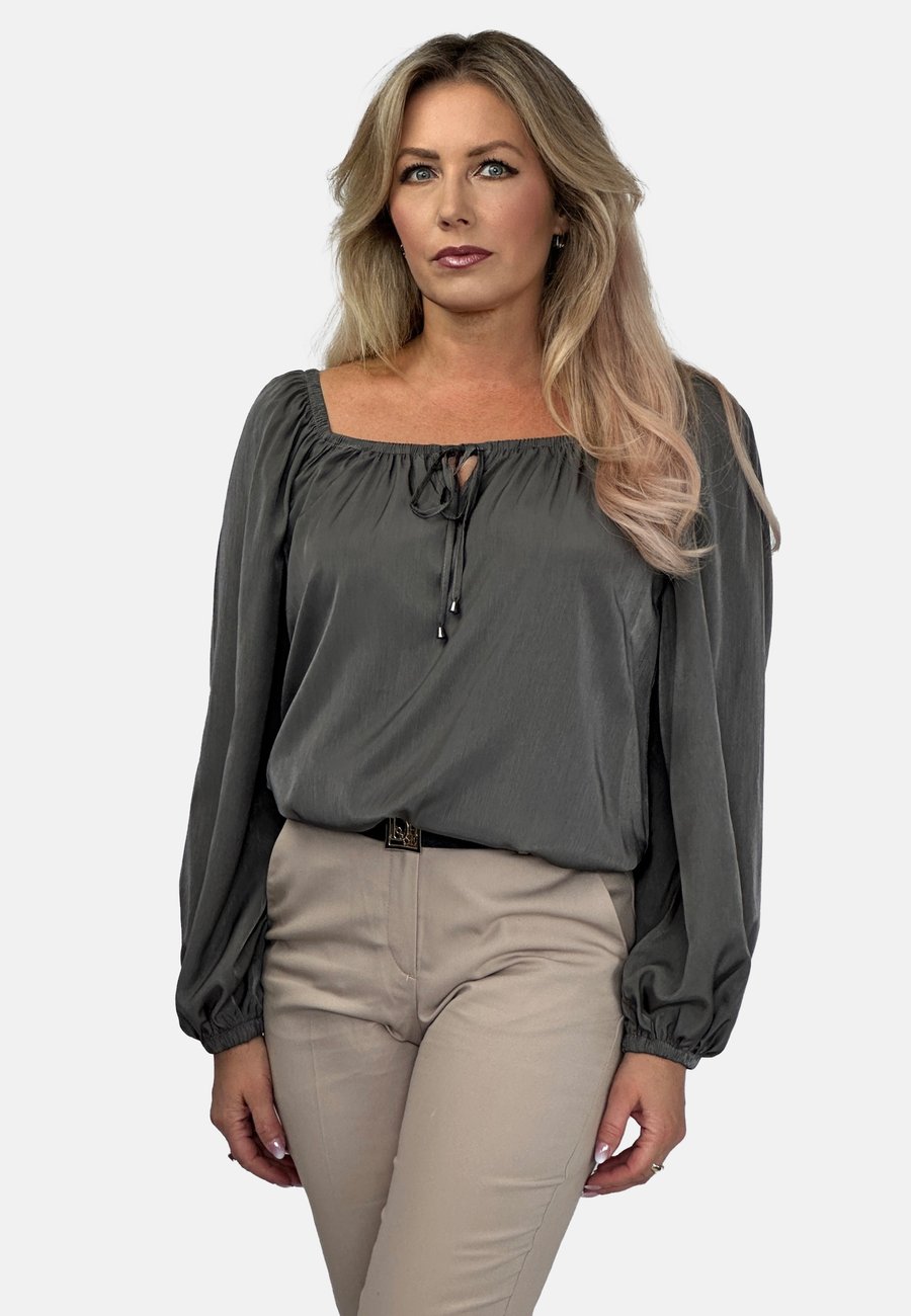 Блуза REGINA FASHION SQUARE NECK , Grey
Блуза REGINA FASHION SQUARE NECK , Grey