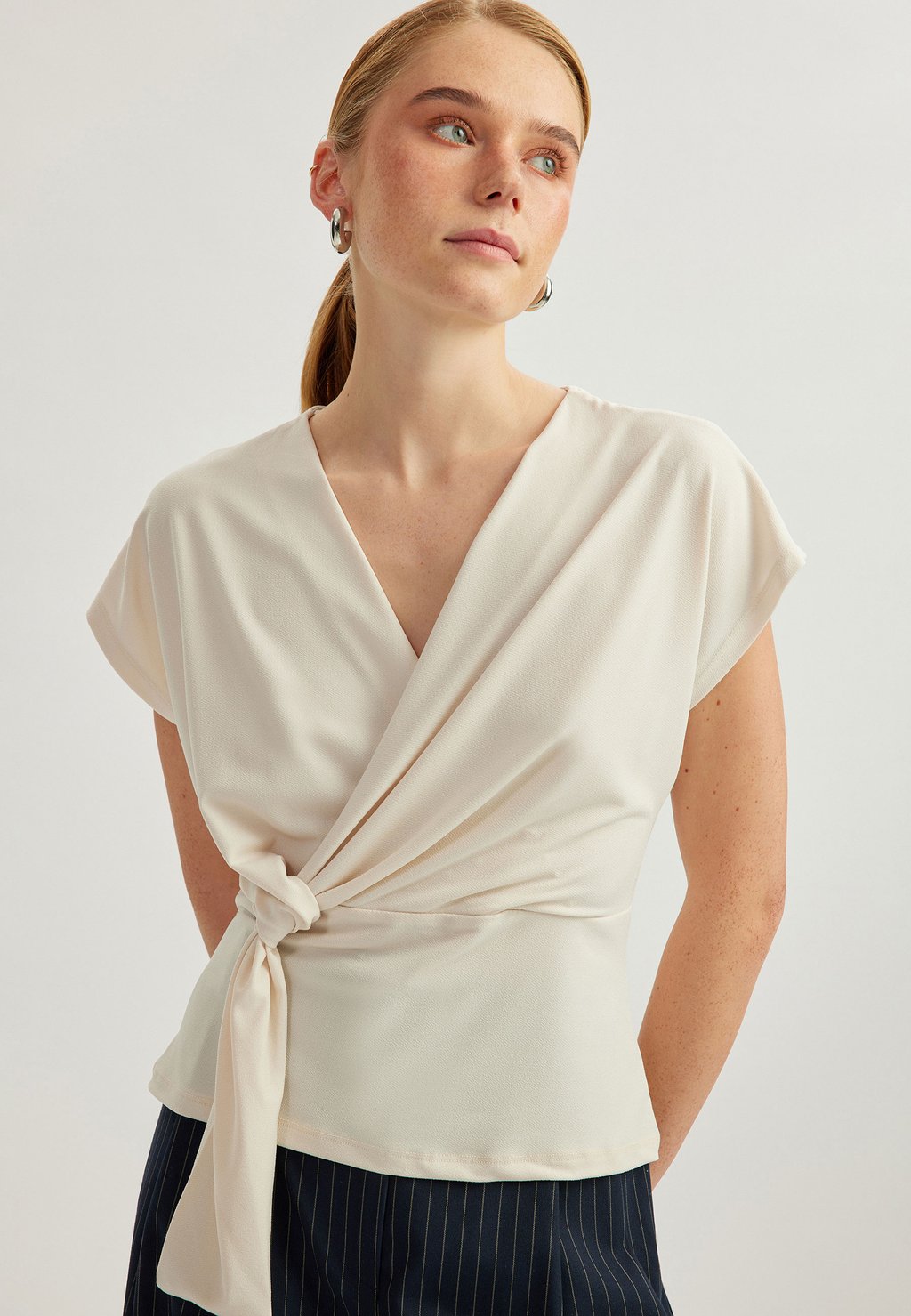 Блуза Koton, бежевый
Блуза Koton, бежевый