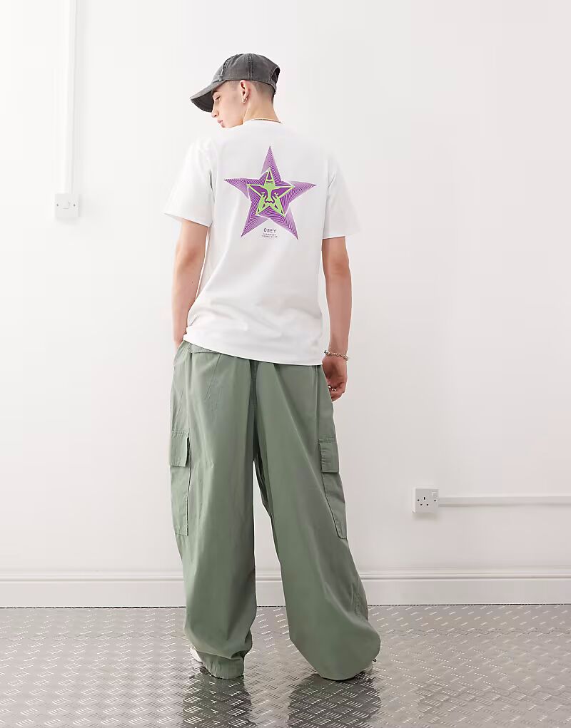 Футболка Obey с принтом космического шума на спине белого цвета
Футболка Obey с принтом космического шума на спине белого цвета