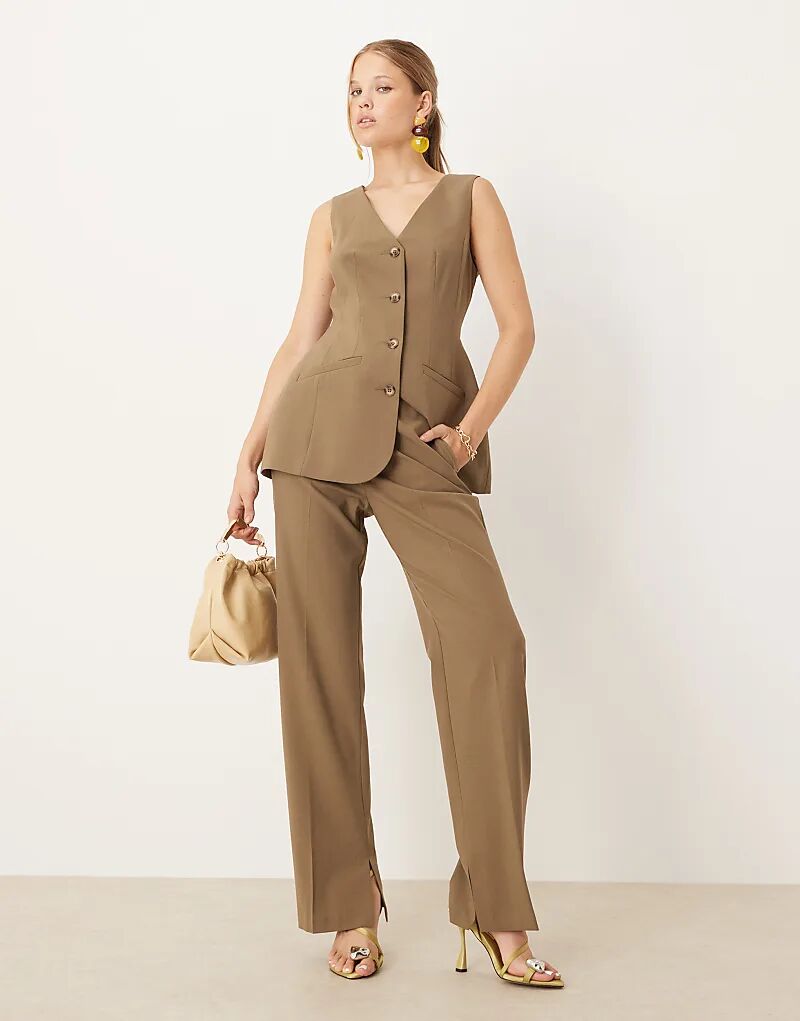 Узкие прямые брюки ASOS DESIGN с разрезами от производителя оливкового цвета
Узкие прямые брюки ASOS DESIGN с разрезами от производителя оливкового цвета