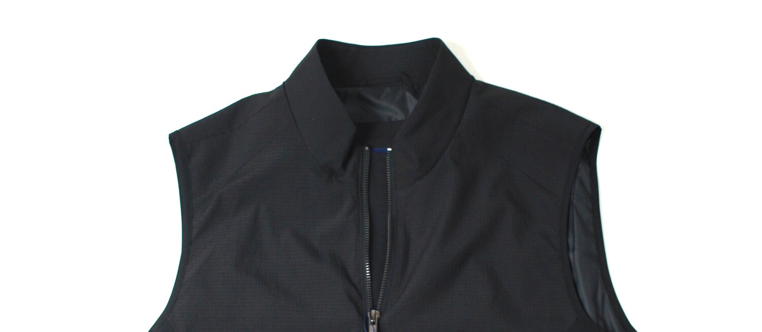 Черный легкий жилет из крепа Luchiano Visconti, черный
Черный легкий жилет из крепа Luchiano Visconti, черный