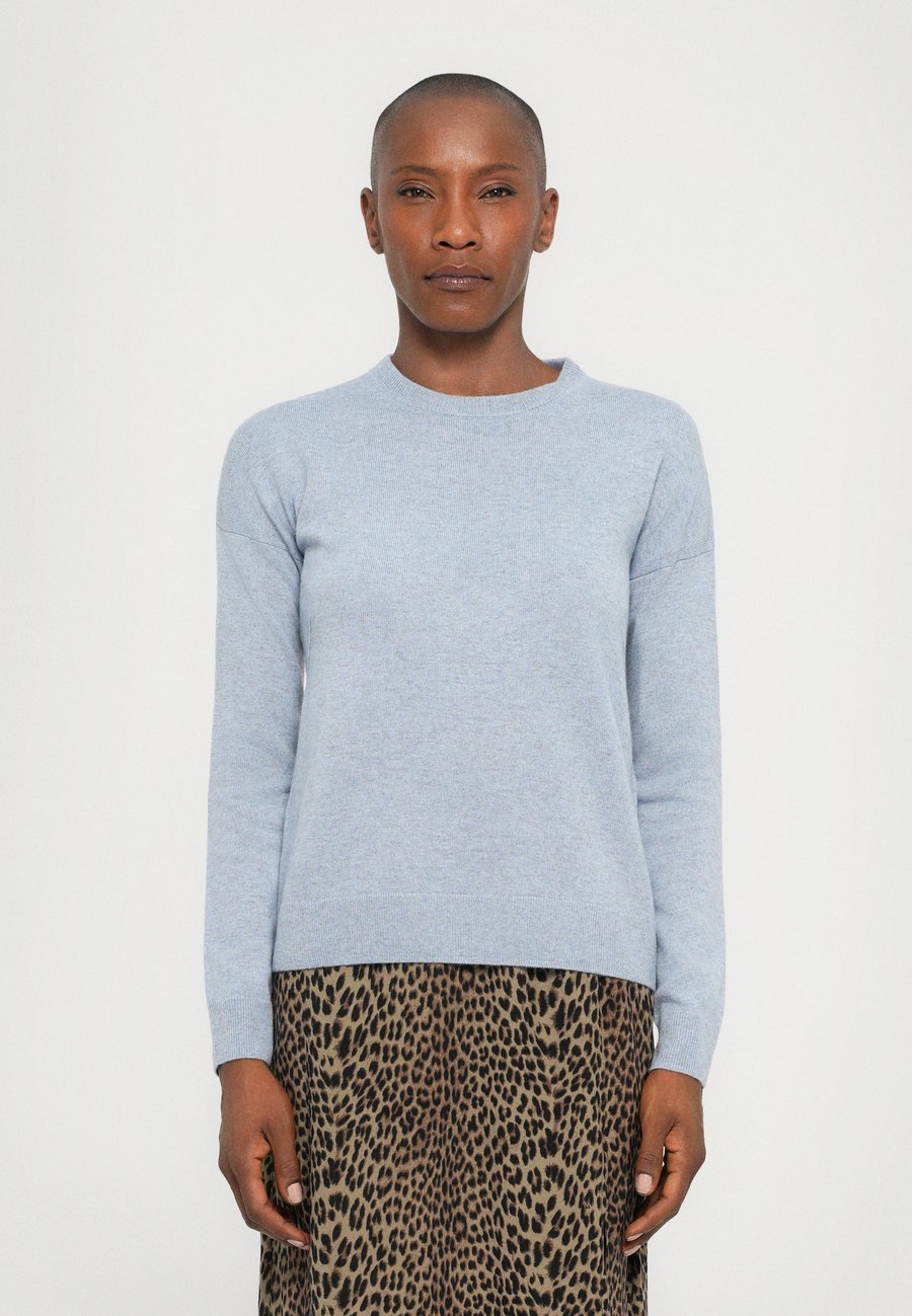 Джемпер Zadig & Voltaire CICI PATCH HEART, Cloud/Light Blue
Джемпер Zadig & Voltaire CICI PATCH HEART, Cloud/Light Blue