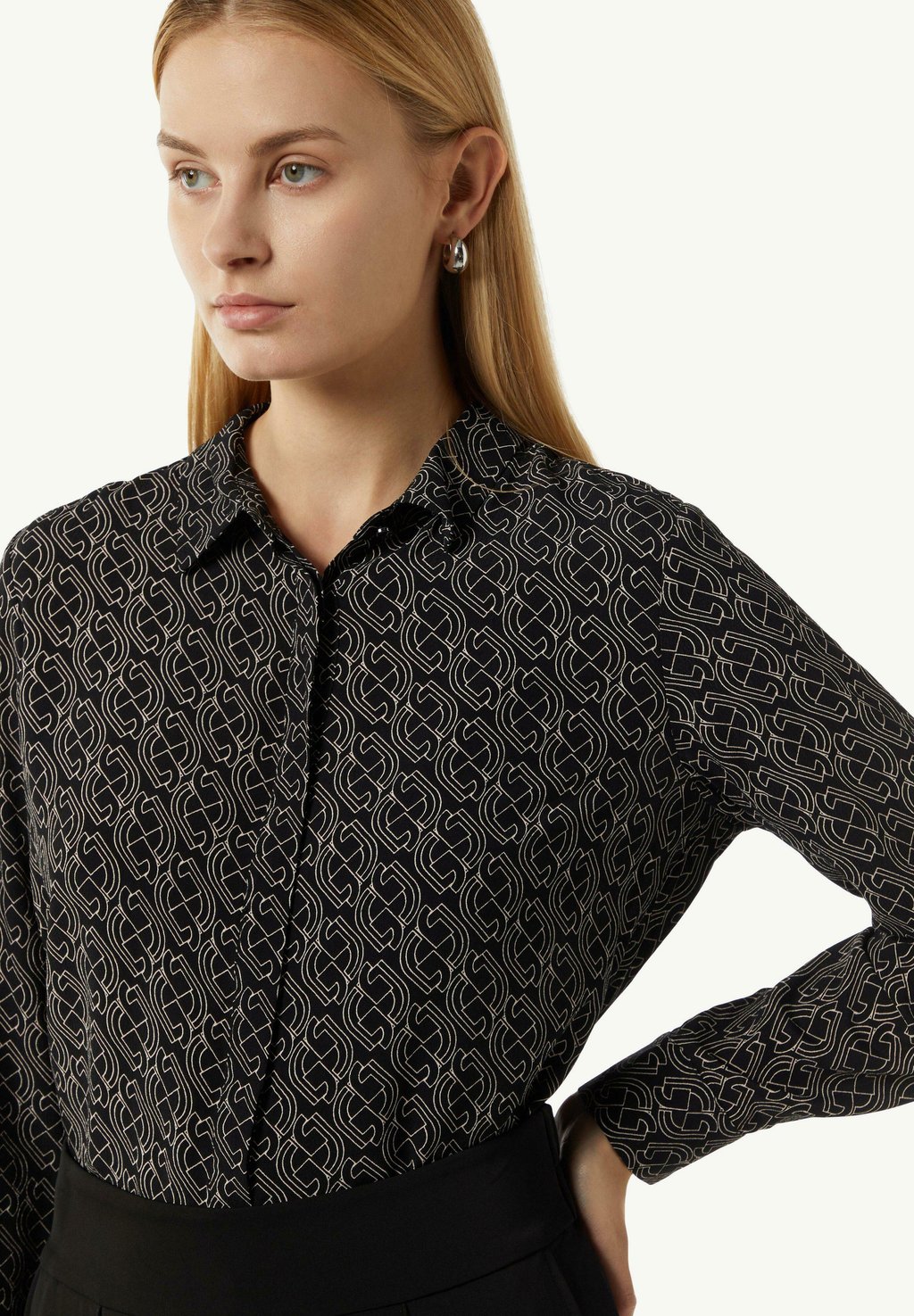 Блузка на пуговицах comma, черный 
Блузка на пуговицах comma, черный