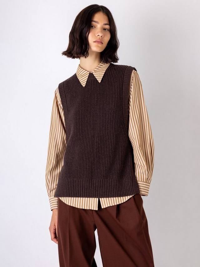 Топ-майка Isabel из ребристого трикотажа VIVERE, Burgundy
Топ-майка Isabel из ребристого трикотажа VIVERE, Burgundy